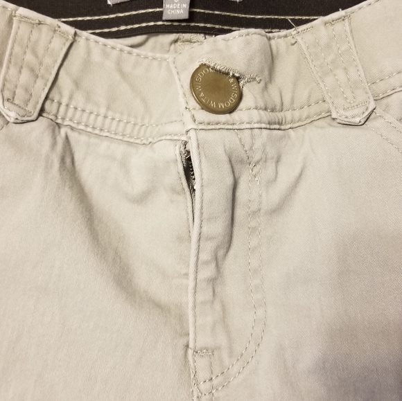Reg $60 Wit & Wisdom Khaki shorts - Picture 4 of 4
